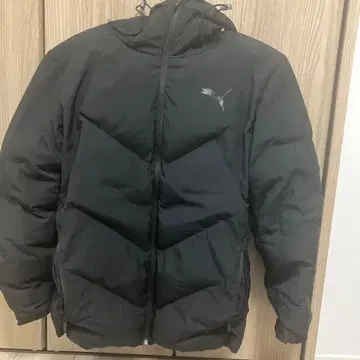 PUMA 후드 부착 다운 자켓 블랙 카모플라쥬