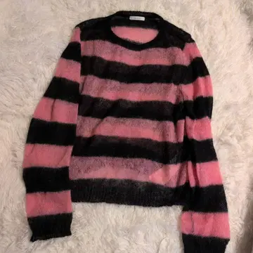 iBLUES, 핑크와 블랙 스트라이프