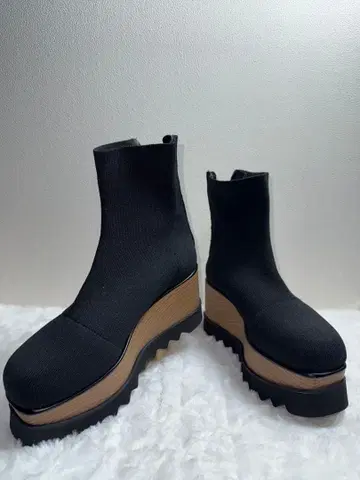 새상품급 MURUA 웨지삭스 부츠 22.5cm 블랙