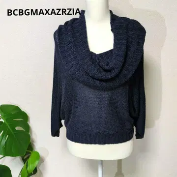 네이비 드레이프 넥 니트 스웨터