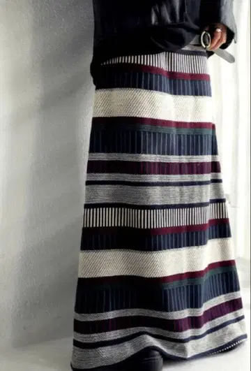 안티카 스트라이프 패턴 롱 스커트