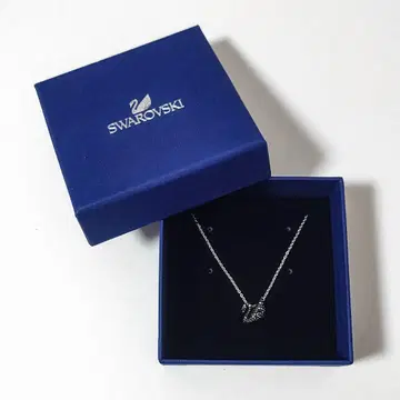 Swarovski Swan 펜던트 블랙