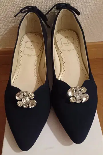 미슈마슈 네이비 비쥬 장식 펌프스