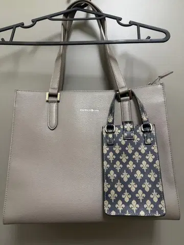 새상품급 패트릭 콕스 토트백 평소 사용하기 좋은 밝은 그레이