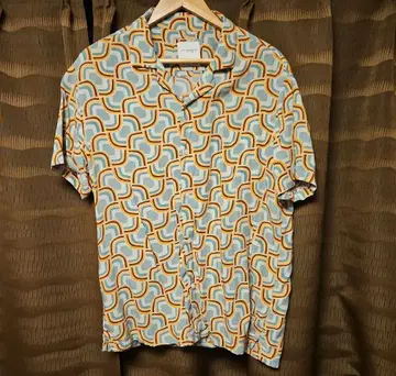 기하학 패턴 반팔 셔츠