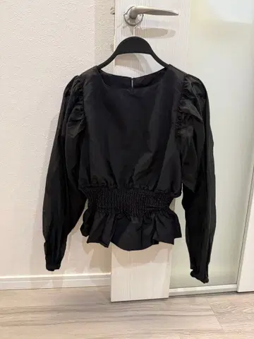 테라스 블랙 스모킹 디자인 긴팔 블라우스 새상품