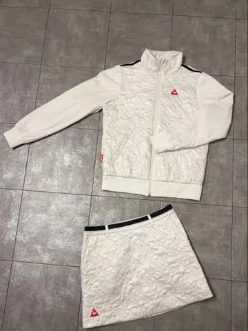 르꼬끄 화이트 퀼팅 자켓 스커트 셋업