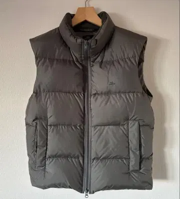 라코스테 다운 베스트 카키 그레이