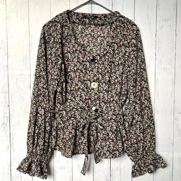 AS KNOW AS PINKY 아즈노우아즈 꽃무늬 블라우스 리본 페플럼