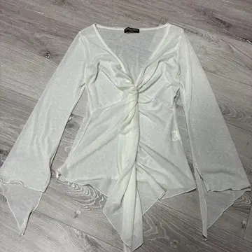 TORNADO MART 화이트 긴팔 상의