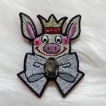 알베로베로 돼지 브로치