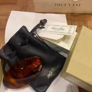 TOUT Y EST 머리핀