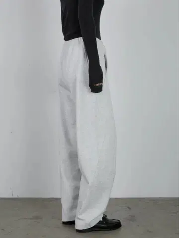 LA PEAU DE GEM 스웨트 팬츠