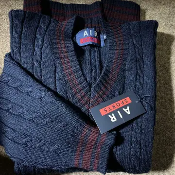 AIR SPORTS 케이블 니트 V넥 스웨터 미사용품