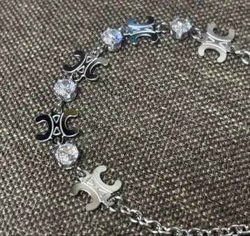 트리옹프/마카담 크리스탈 팔찌