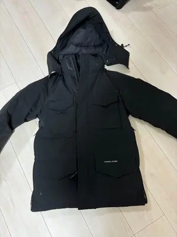 CANADA GOOSE 캠루프스 정품