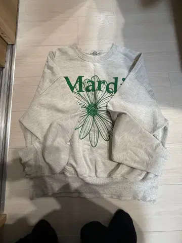 파격 그레이 꽃무늬 프린트 트레이닝복