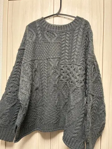 그레이 케이블 니트 오버 사이즈 스웨터