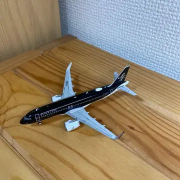 스타플라이어 A320neo 1/400