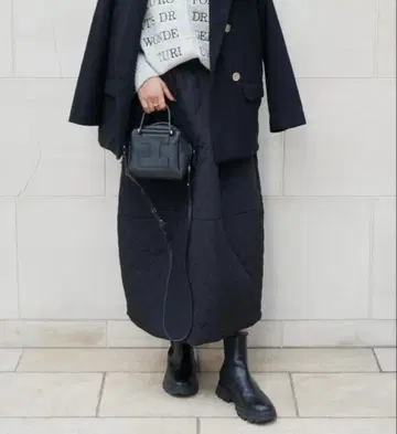 미사용 새상품 BeBeoD  코쿤 스커트 블랙