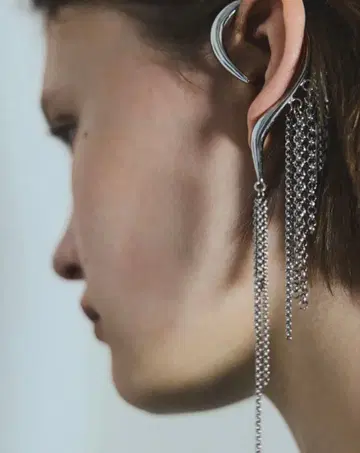 [ YUUNA ICHIKAWA ] Chain ear cuff