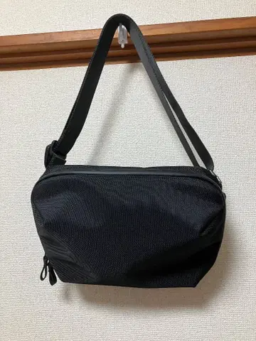 Zepplion 블랙 숄더백