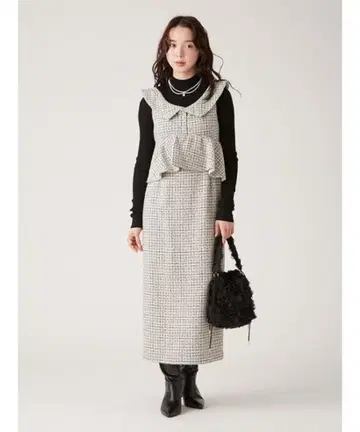 Lily Brown 릴리 브라운 데콜테 페플럼 원피스