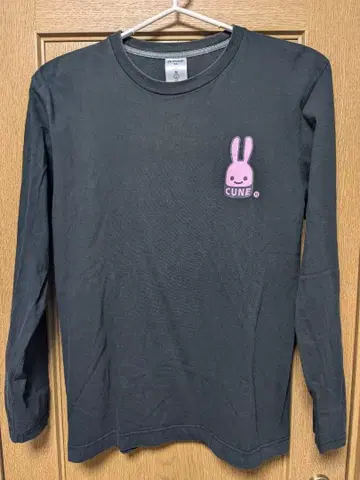 CUNE 큔 토끼 프린트 긴팔 T셔츠 블랙 L 사이즈