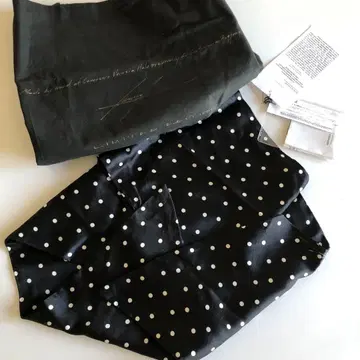 제프리 비 스몰 미사용 스카프 geoffrey b small