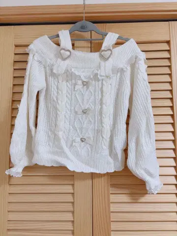 LIZLISA 리즈리사 레이스업 슬리브 오프숄더 니트