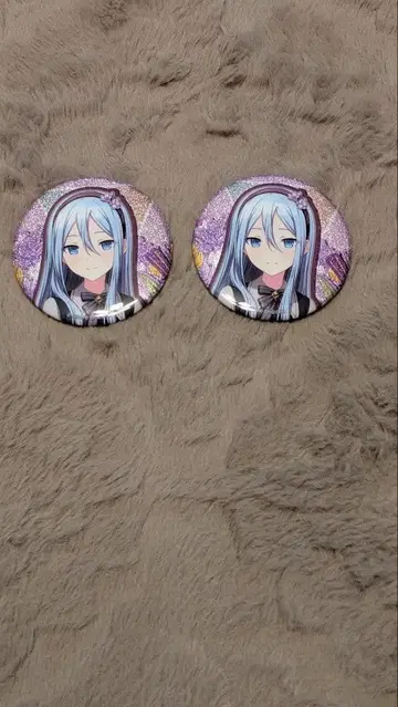 요이사키 카나데 캔뱃지 2개 세트