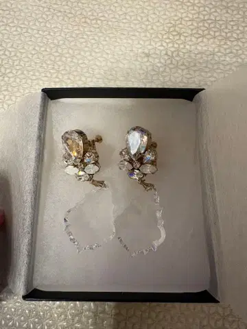 [ 결혼식 ] 크리스탈 골드 드롭 귀찌