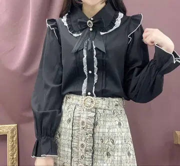 ROJITA 브로치 포함 프릴 블라우스