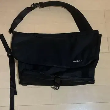 와일드 띵스 wild things 메신저 백 코듀라