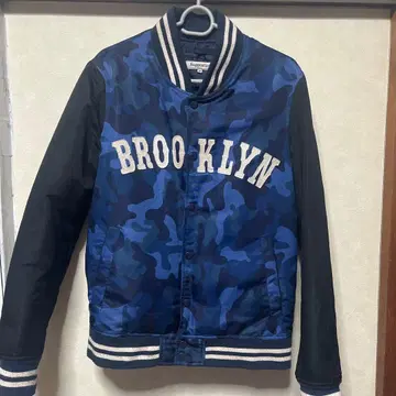 Brooklyn 카모 패턴 바시티 자켓