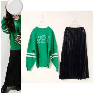 코디 세트 로고 니트 그린 플리츠 스커트