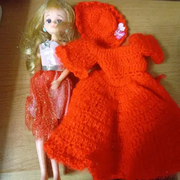 리카짱 인형과 빨간색 드레스 세트