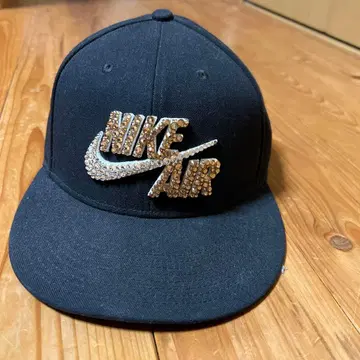 Nike 스톤 장식 캡 블랙
