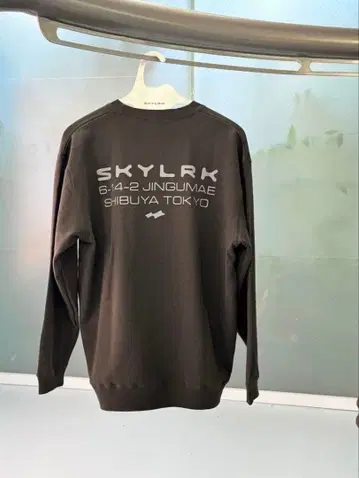 SKYLRK 스카이크 Tokyo pop up 수량 한정품 크루넥