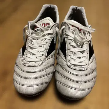 미즈노 모렐리아 2 JAPAN 26.5cm 화이트 x 블랙