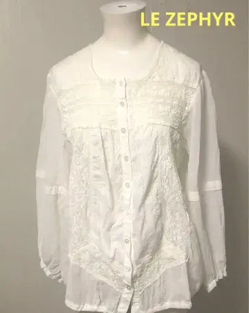 화이트 레이스 장식 긴팔 셔츠