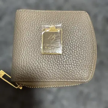 가죽 접이식 지갑 그레이 금속 플레이트 포함