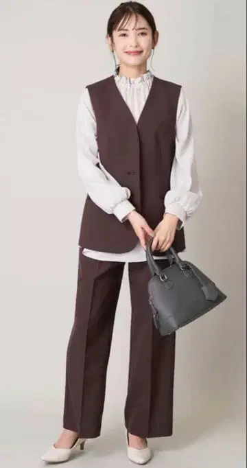 [ 새상품, 택 포함 ] a.v.v 베스트(M), 와이드 팬츠(L) 세트