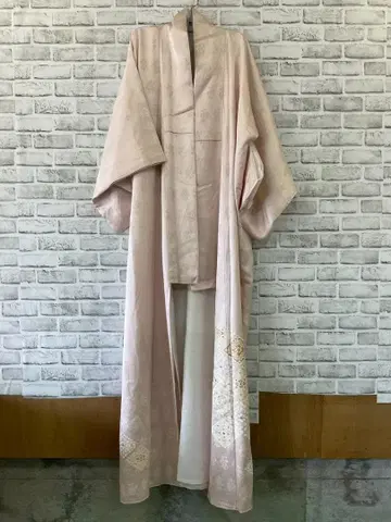 라이트 핑크 자수 롱 기장 기모노