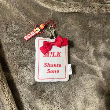 M!LK 소노 슌타 패스 케이스