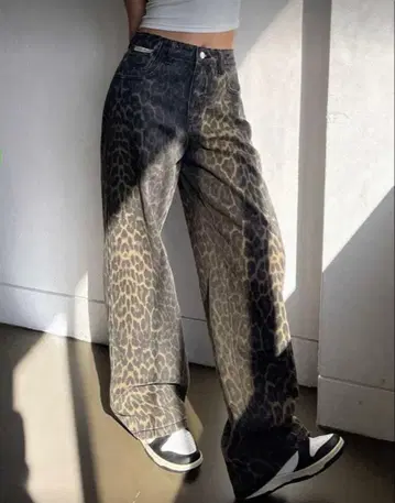 레오파드 무늬 와이드 레그 데님 데님