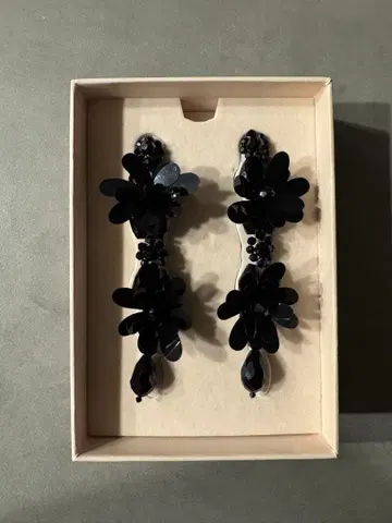 [ 시몬 로샤 x H&M ] 롱 귀걸이 [ 새상품급 ]