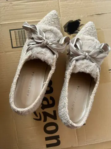 ANTIPORMA 베이지 스틸레토 하이힐 펌프스