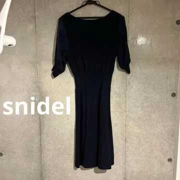 snidel 네이비 반팔 무릎 기장 원피스