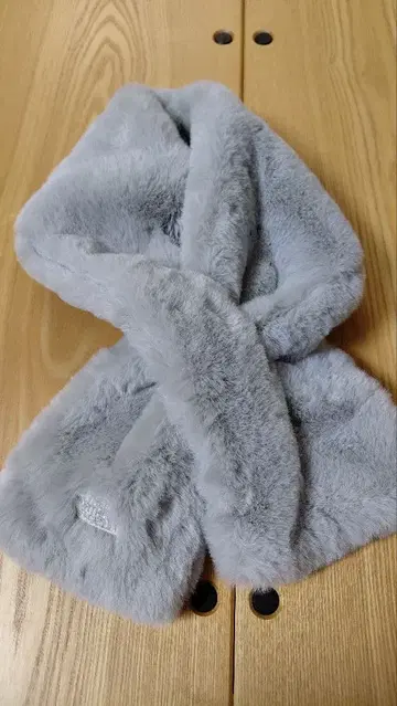 미사용 새상품 THE NORTH FACE 그레이 퍼 머플러